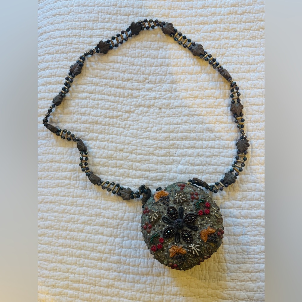 RARE AS-NEW Mary Frances handmade beaded shoulder bag